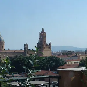 Camera-attico Luminoso Con Terrazza Séjour chez l'habitant